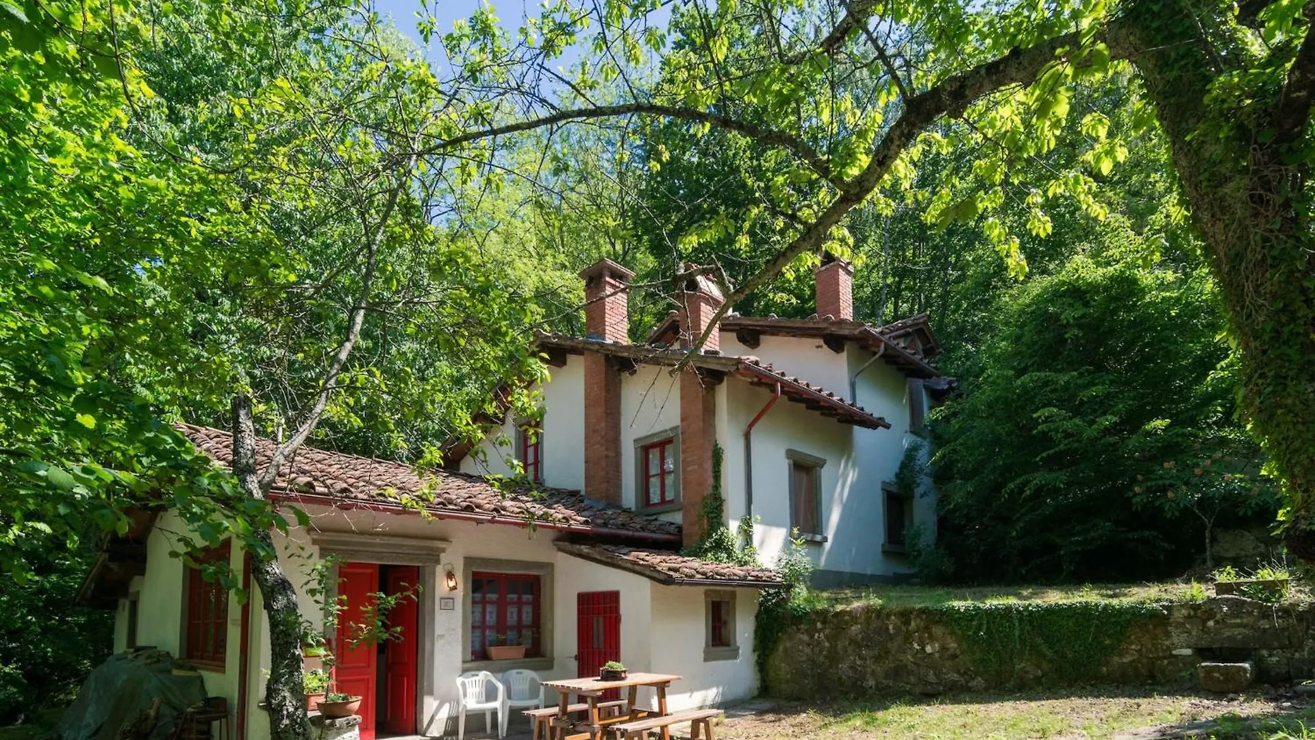 Holiday Home With Garden And Shared Pool Migliorini