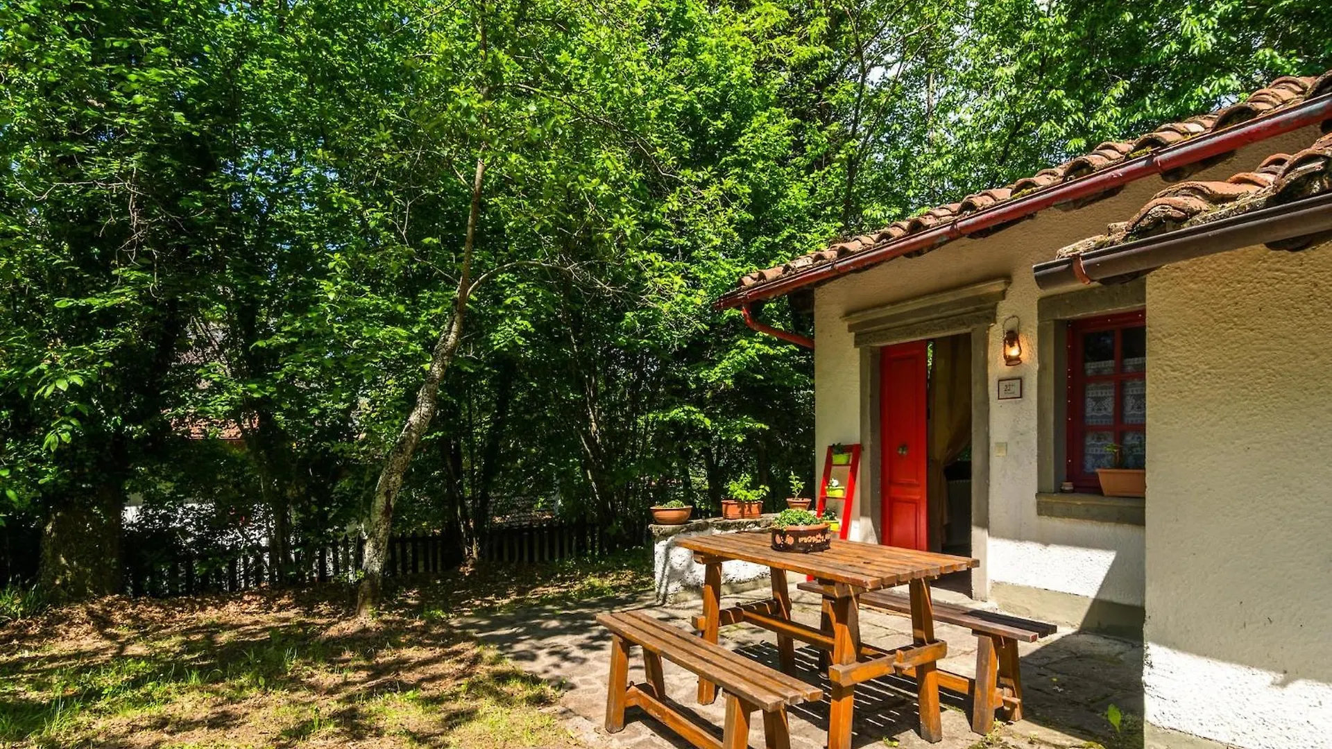 Holiday Home With Garden And Shared Pool Migliorini Italy