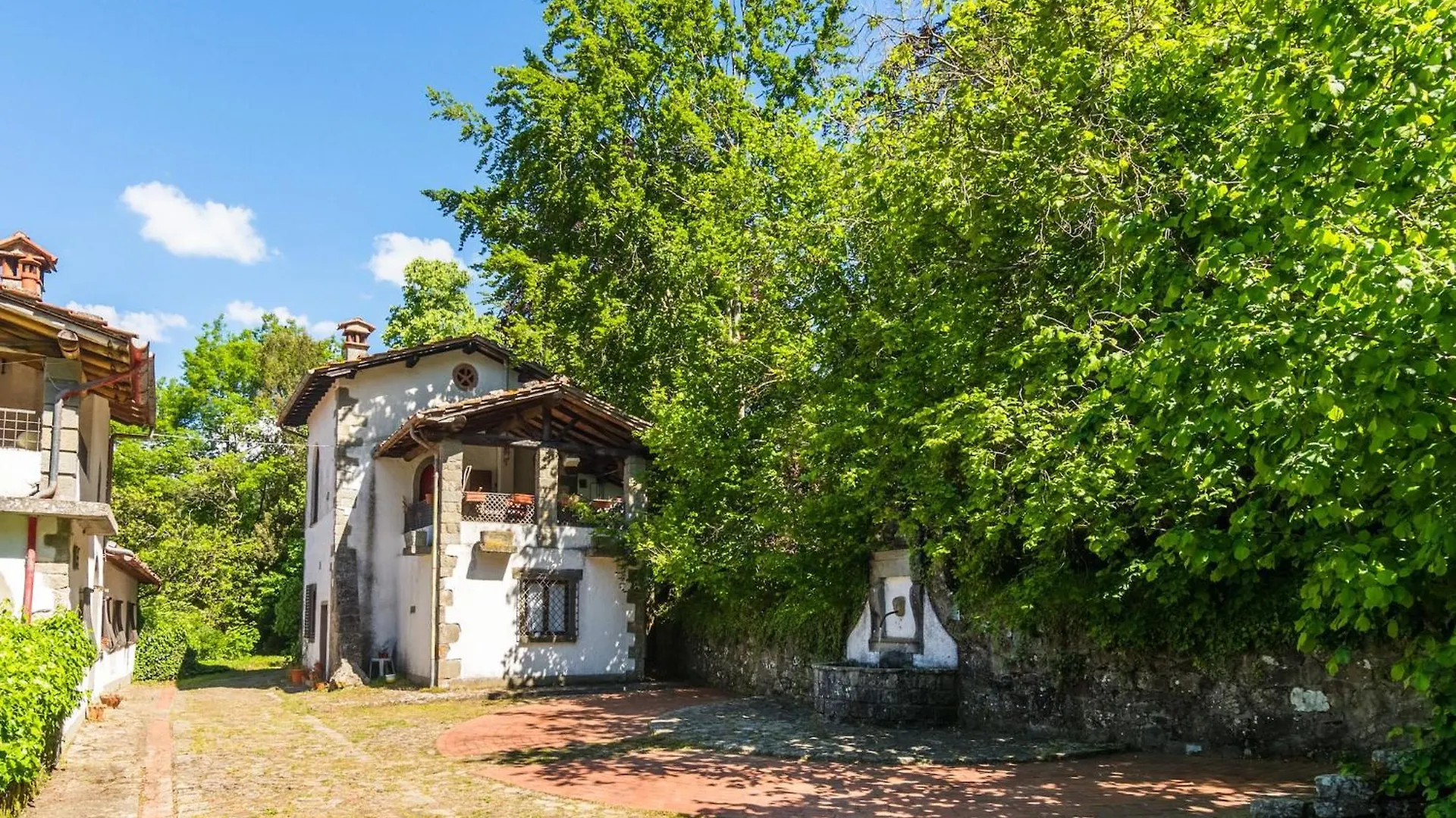 Holiday Home With Garden And Shared Pool Migliorini