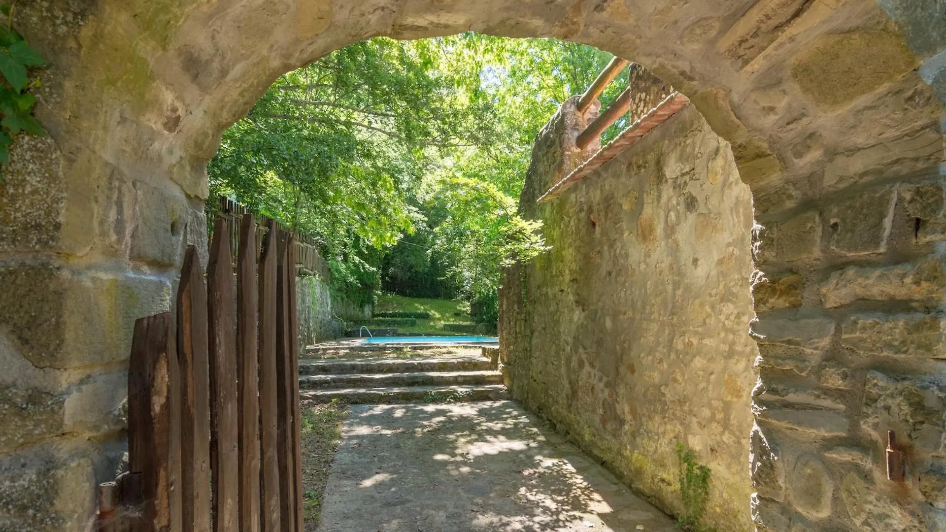 Holiday Home With Garden And Shared Pool Migliorini